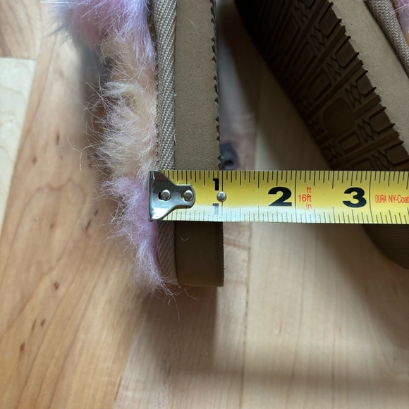 Minnetonka Lyla Slipper Rainbow Fuzzy Unicorn NEW - Picture 15 of 15